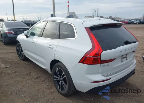 2018 Volvo Xc60 T5 Momentum z USA, uszkodzony, nr VIN YV4102RK4J1081372